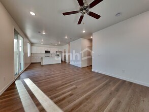 9739 W Parkway Dr in Tolleson, AZ - Foto de edificio - Building Photo