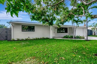 162 SE 30th Ave in Boynton Beach, FL - Building Photo - Building Photo