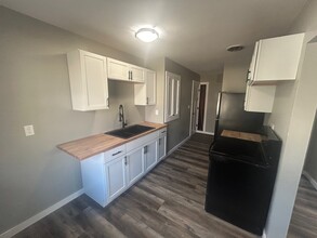 605 Carlson Pl, Unit 605 Carlson Place #1 in Henning, MN - Building Photo - Building Photo