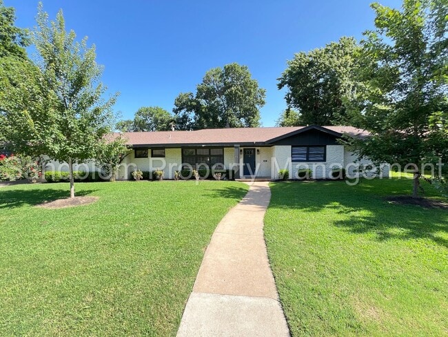 property at 3161 E 38th Pl