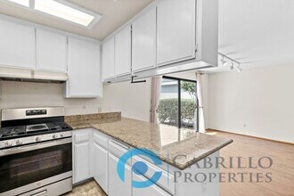 629 Bonair Way in La Jolla, CA - Building Photo - Building Photo