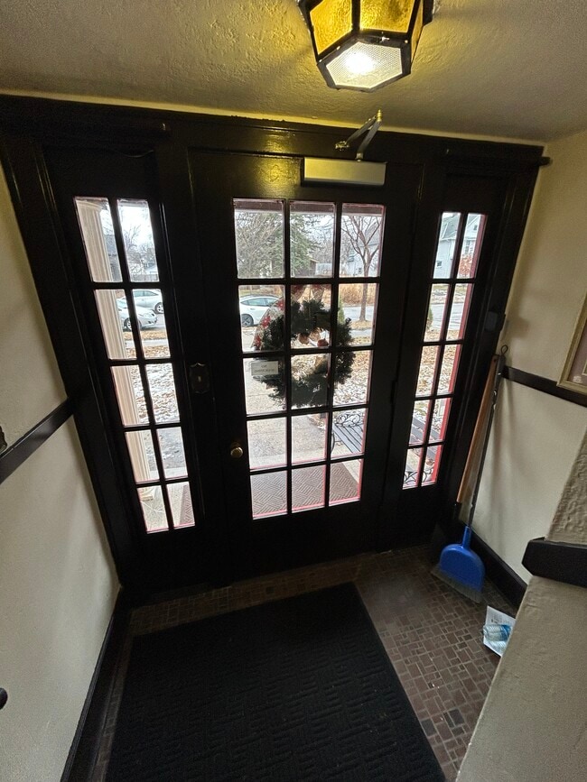 2508 33rd Ave S, Unit 2 in Minneapolis, MN - Foto de edificio - Building Photo