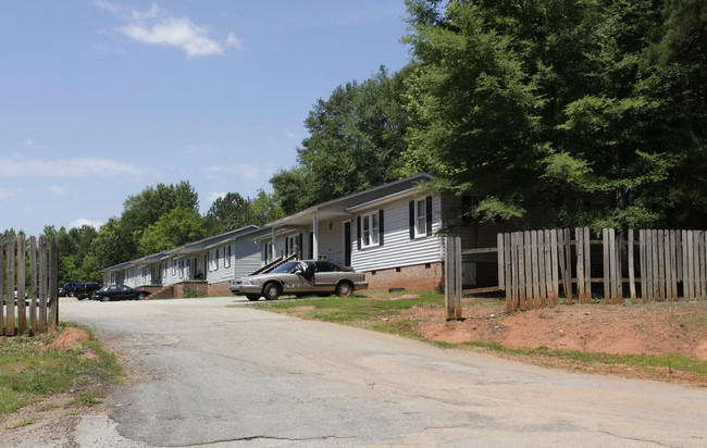 College Park in Clinton, SC - Building Photo - Building Photo