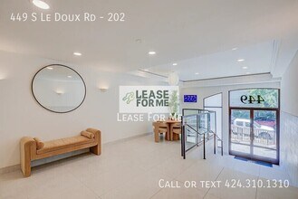 449 Le Doux Rd in Los Angeles, CA - Building Photo - Building Photo