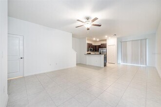 14348 Editors Note St in Sun City Center, FL - Foto de edificio - Building Photo