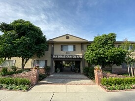 301 N San Dimas Canyon Rd in San Dimas, CA - Building Photo