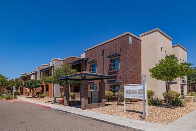 Madison Heights in Avondale, AZ - Building Photo - Primary Photo
