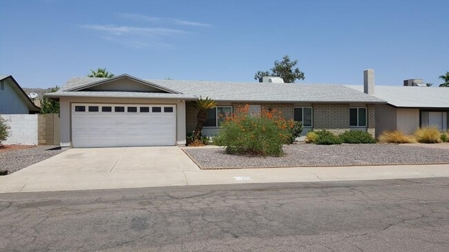 property at 4226 E Ahwatukee Dr