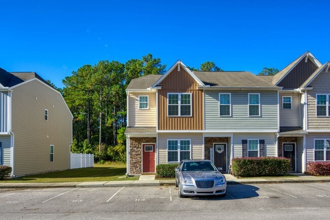 113 Beacon Woods Dr in Holly Ridge, NC - Building Photo - Building Photo