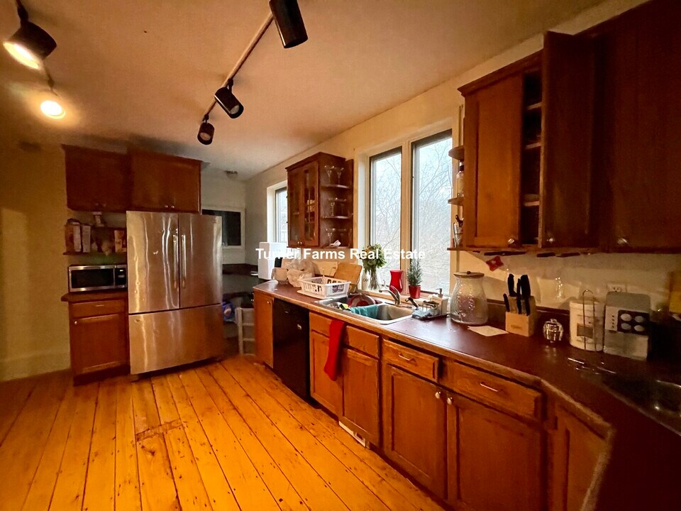 53 Lawn St, Unit 2F in Boston, MA - Foto de edificio