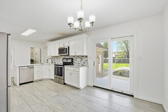 6200 Winding Stream Dr in Louisville, KY - Building Photo - Building Photo