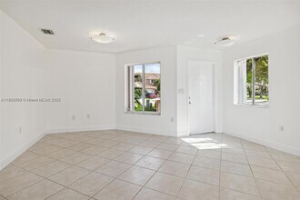 16502 SW 68th Terrace in Miami, FL - Building Photo - Building Photo