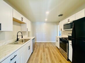 2017 N Winstel Blvd in Tucson, AZ - Foto de edificio - Building Photo