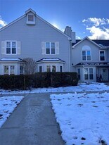 6 Olde Wagon Rd in Warwick, NY - Building Photo