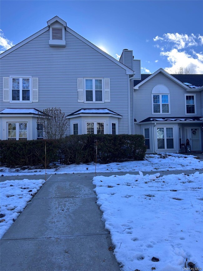 property at 6 Olde Wagon Rd