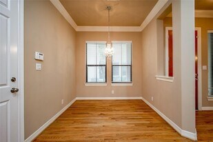 2906 Royal Oaks Crest in Houston, TX - Building Photo