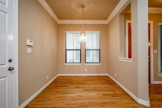 2906 Royal Oaks Crest