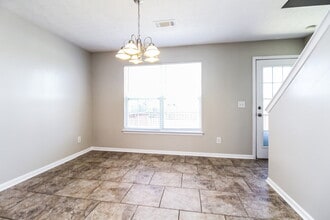 176 Lyndhurst Dr in La Vergne, TN - Building Photo - Building Photo