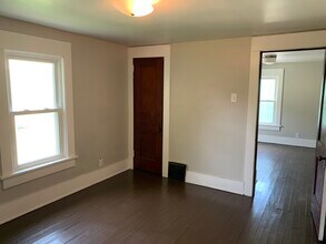 1329 Auld St in Alliance, OH - Foto de edificio - Building Photo