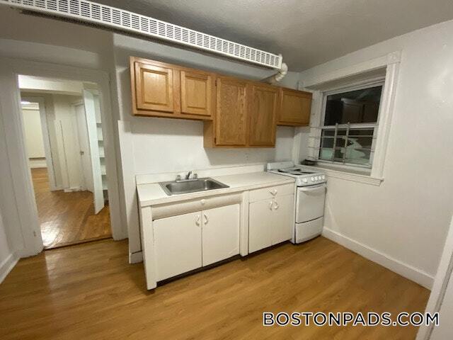 1589 Beacon St, Unit B