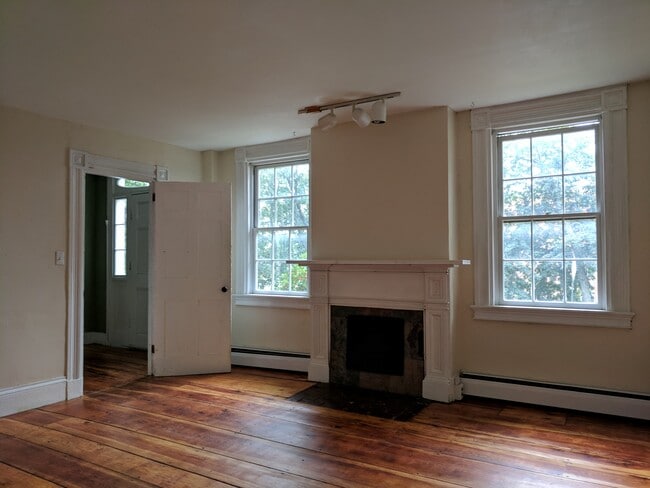 75 Green Street, Unit 1A in Brattleboro, VT - Building Photo - Building Photo