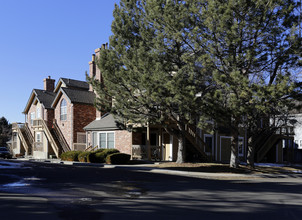 Sterling Commons in Aurora, CO - Building Photo - Building Photo