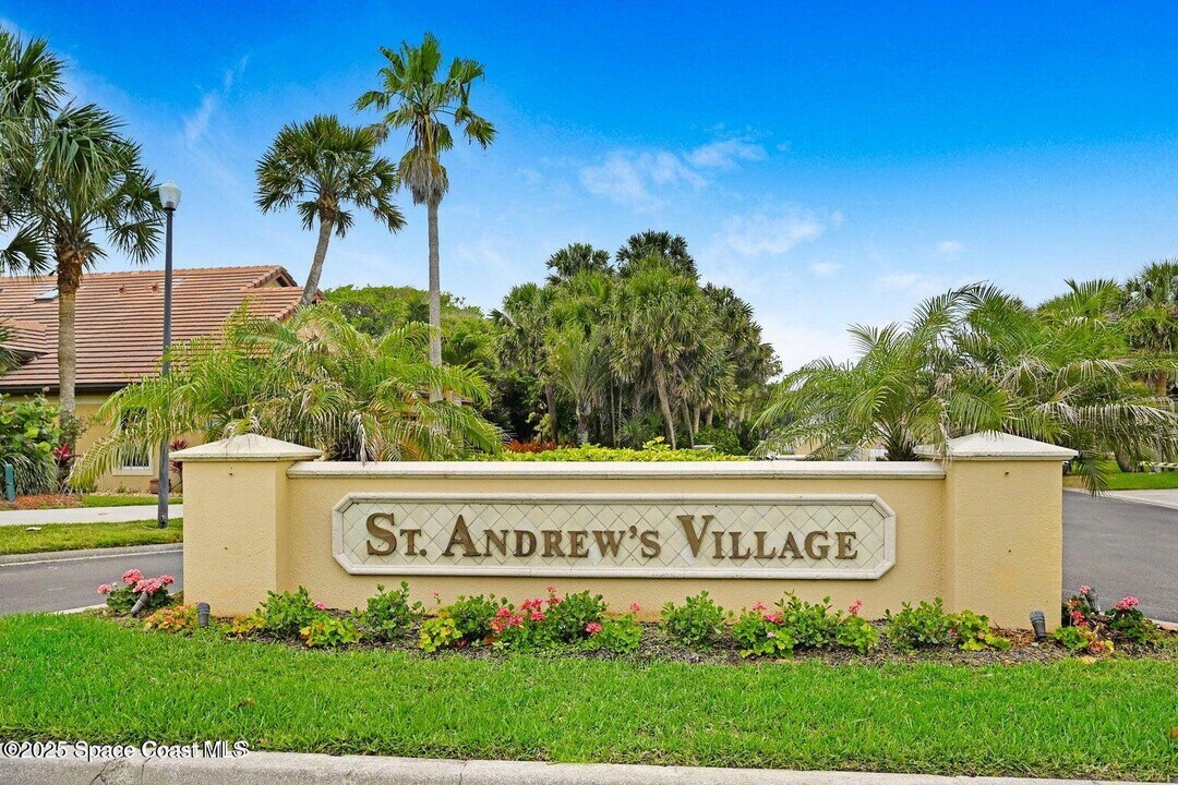 102 Caledonia Dr in Melbourne Beach, FL - Building Photo