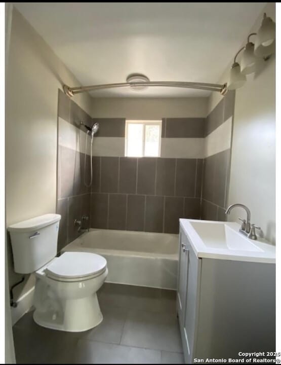 143 E Baylor St in San Antonio, TX - Building Photo