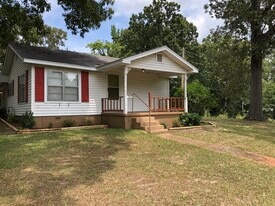 128 Free Will Ln in Saltillo, MS - Building Photo