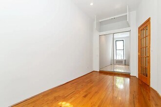 125 E 39th St in New York, NY - Foto de edificio - Building Photo