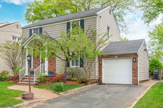 86 Ferncliff Rd in Bloomfield, NJ - Building Photo - Building Photo