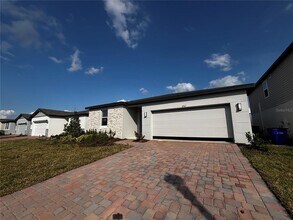 4561 Sidesaddle Trl in St. Cloud, FL - Foto de edificio - Building Photo