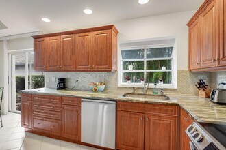 11570 Briarwood Cir in Boynton Beach, FL - Building Photo - Building Photo