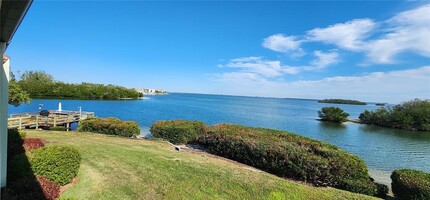 1515 Pinellas Bayway S in Tierra Verde, FL - Foto de edificio - Building Photo