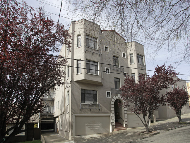 827 Warfield Ave in Oakland, CA - Foto de edificio - Building Photo