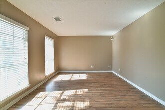 4611 Kimball Dr in Pearland, TX - Building Photo - Building Photo