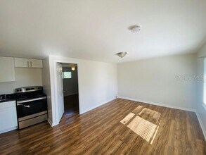 4424 57th Ave N in St. Petersburg, FL - Building Photo - Building Photo