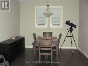 110 Hickstead Way in Ottawa, ON - Building Photo - Building Photo
