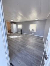 215 Weeks Rd in Cleburne, TX - Building Photo - Building Photo