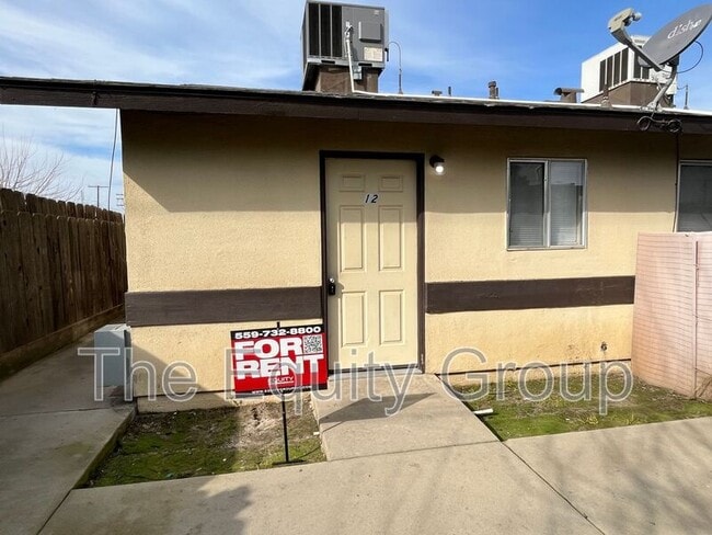 62 N Villa St in Porterville, CA - Building Photo - Building Photo