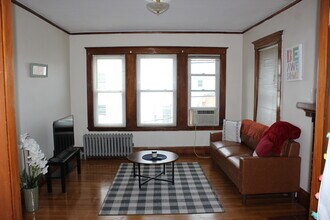 63 Pinckney St, Unit 1 in Somerville, MA - Foto de edificio - Building Photo