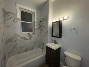 1721 W 65th St in Chicago, IL - Foto de edificio - Building Photo