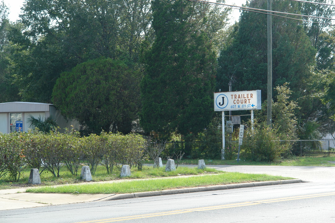 607 W 11th St in Panama City, FL - Building Photo