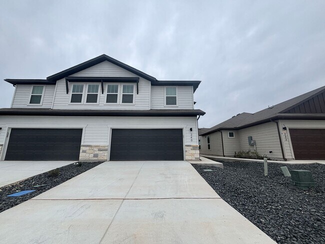 240 Nespral Dr in San Antonio, TX - Building Photo - Building Photo