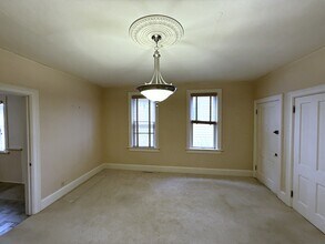 528 E Glover Ave, Unit Lower in Milwaukee, WI - Building Photo - Building Photo