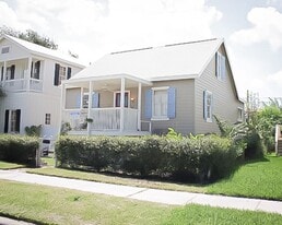 1505 Church St in Galveston, TX - Building Photo