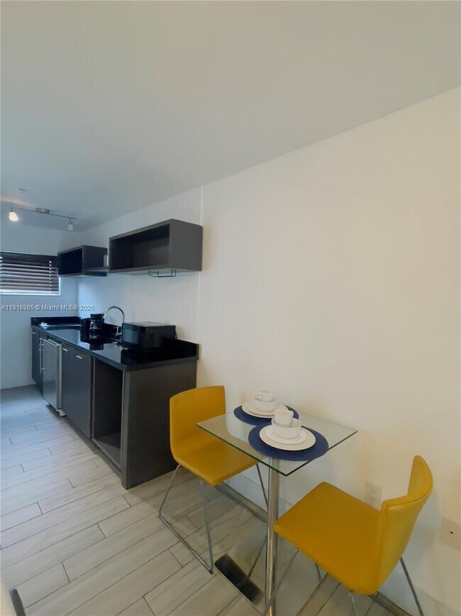 240 76th St in Miami Beach, FL - Building Photo - Building Photo