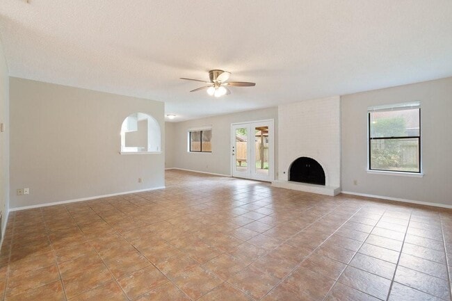 10211 Missel Thrush Dr in Austin, TX - Building Photo - Building Photo