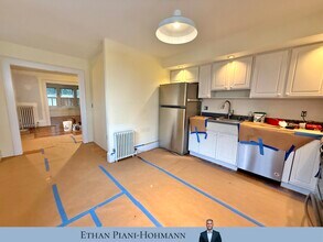 19 Stearns Rd, Unit 1 in Watertown, MA - Building Photo - Building Photo
