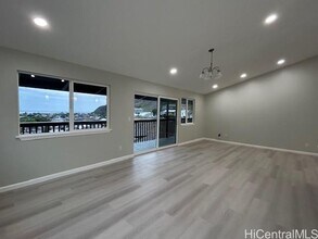 551 Papahehi Pl in Honolulu, HI - Building Photo - Building Photo